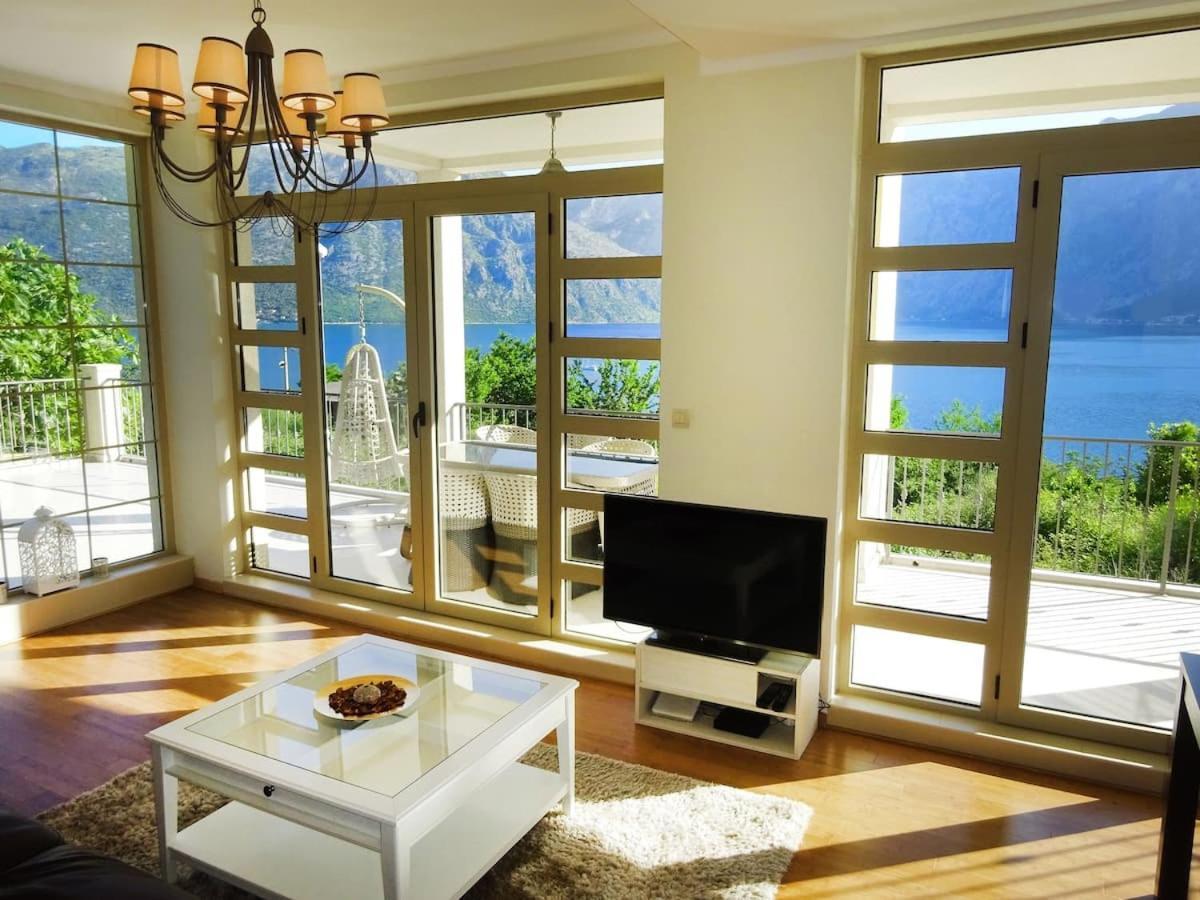 Blue Bay 2 Bedroom Apartment Prčanj المظهر الخارجي الصورة